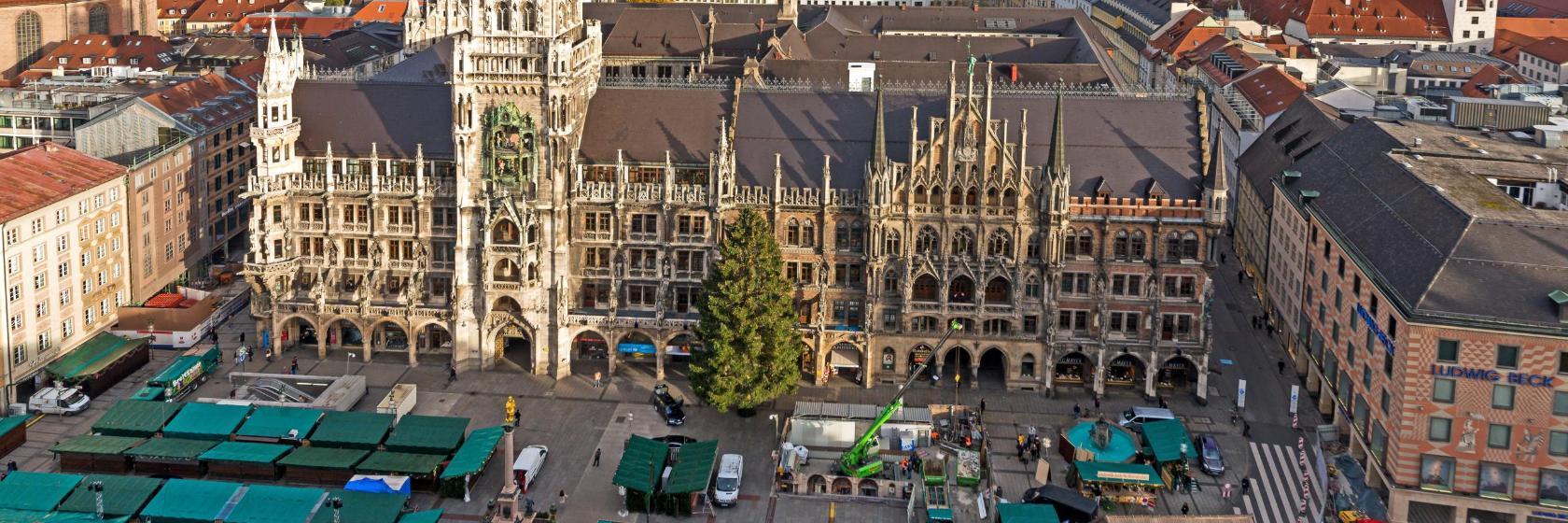 Marienplatz ve Belediye Binası